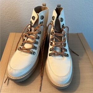 Teva Women's Tan Lace-Up Boots